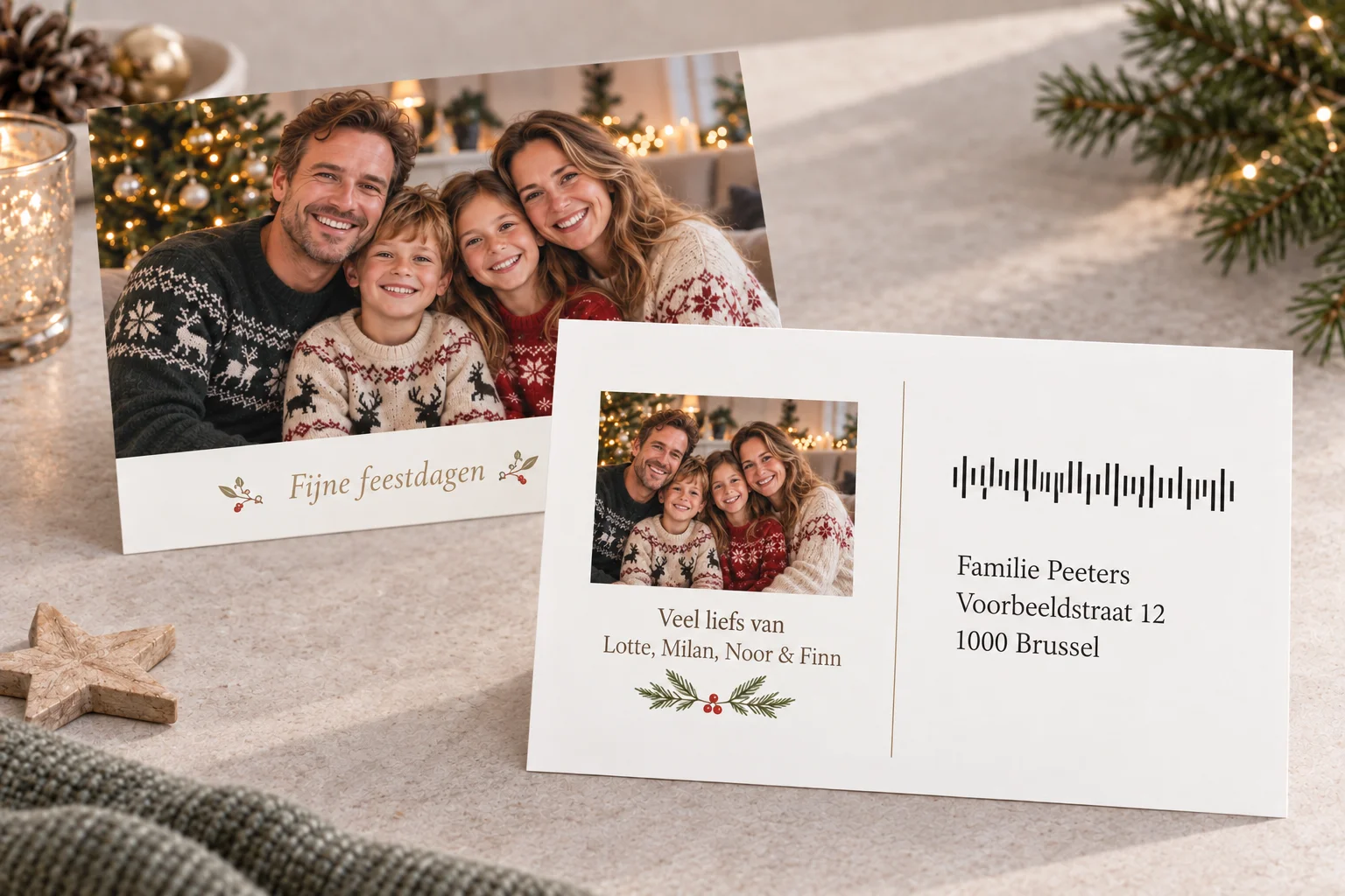 Adreszijde met kleine foto en persoonlijke boodschap links, voorbeeldbarcode en adres rechts, fotozijde erachter